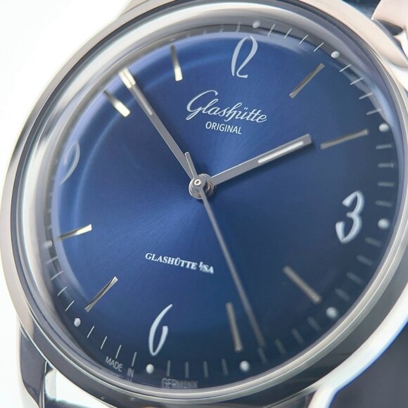 Glashutte Original Sixties Steel Blue Dial 39mm Automatic Mens 1-39-52-06-02-04 - Picture 2 of 8
